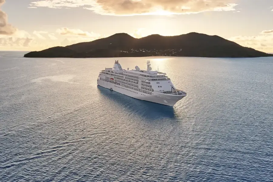 Luxury Resorts & Cruises